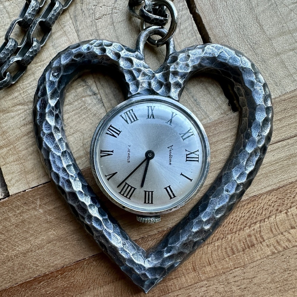 VTG 1960s-1970s Vendome Coro Heart Pendant Watch Necklace 25 Inch Hammered Works